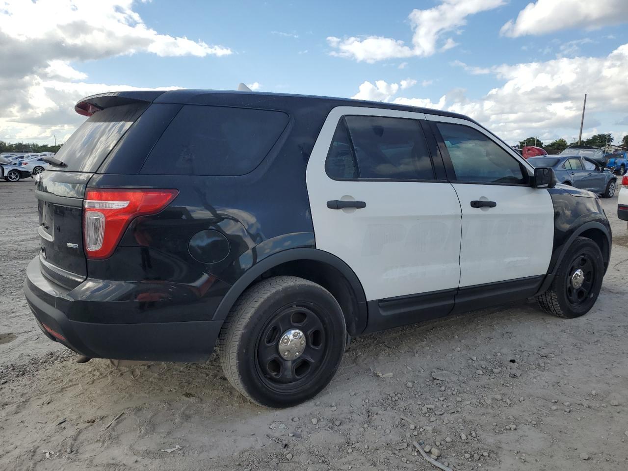2015 Ford Explorer Police Interceptor - Image 3