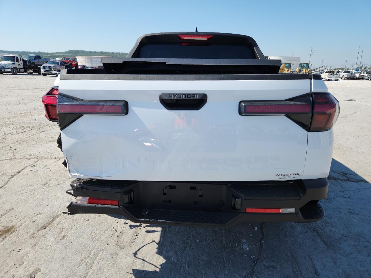 2025 Hyundai Santa Cruz Se - Image 6