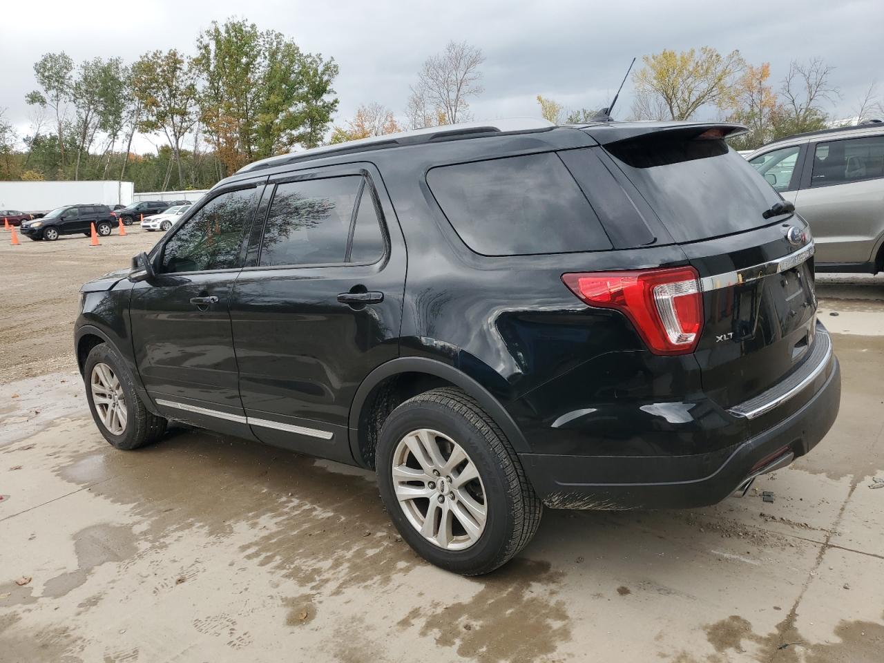 2018 Ford Explorer Xlt - Фото 2