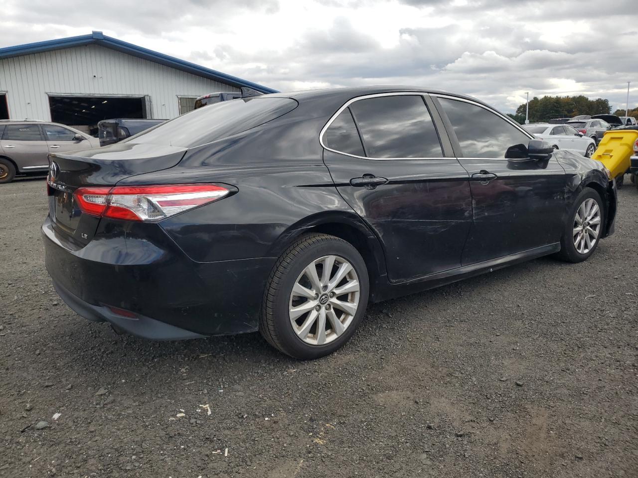 2019 Toyota Camry L - Фото 3