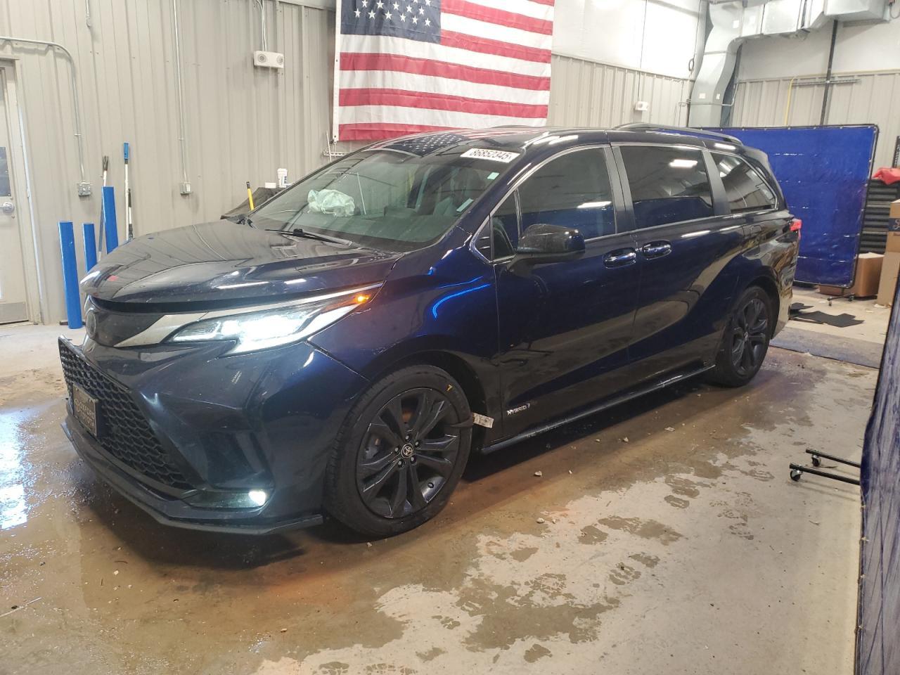 2021 Toyota Sienna Xse