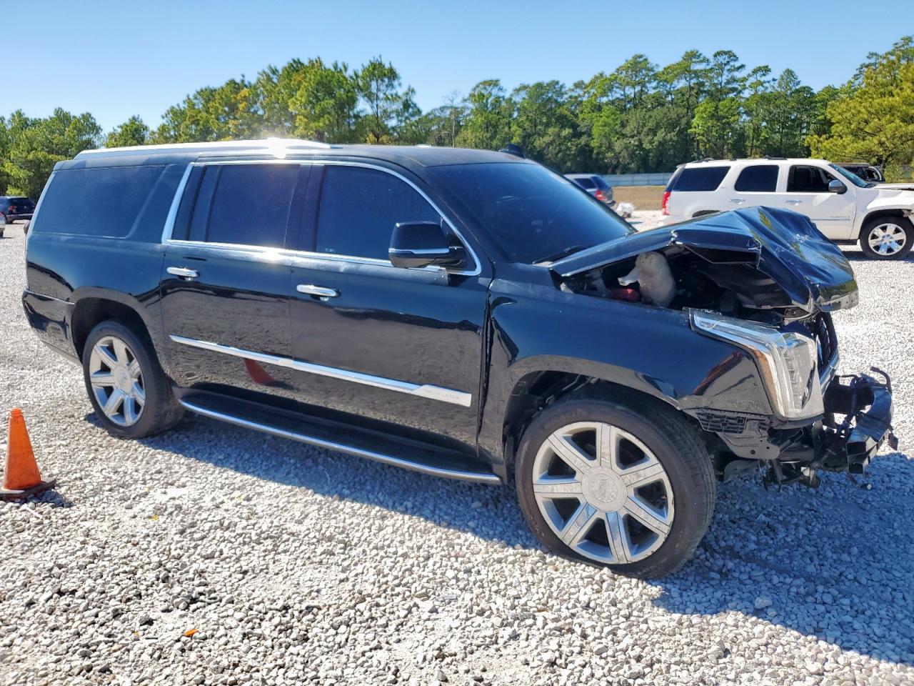 2018 Cadillac Escalade Esv Luxury - Image 4