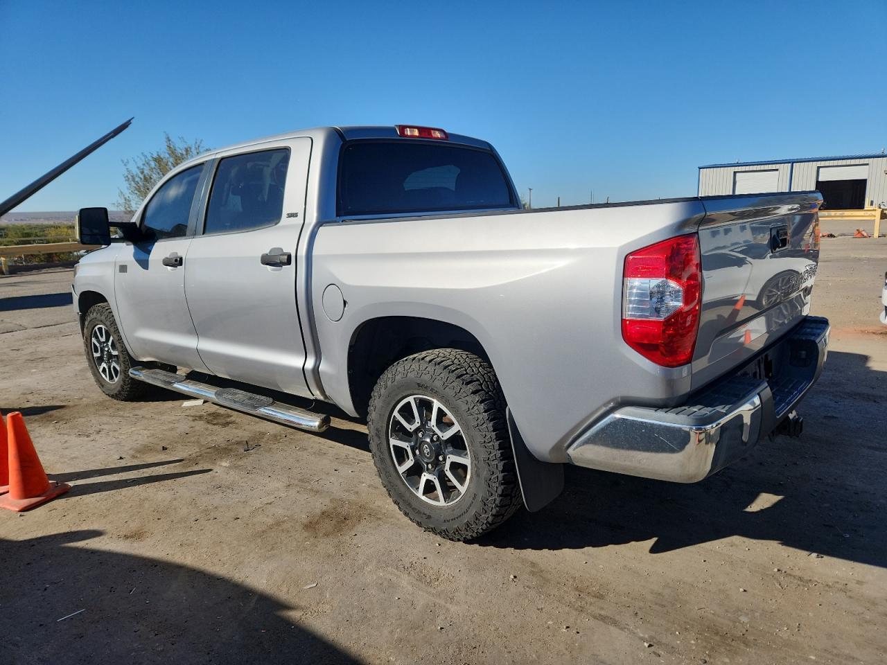 2015 Toyota Tundra Crewmax Sr5 - Image 2