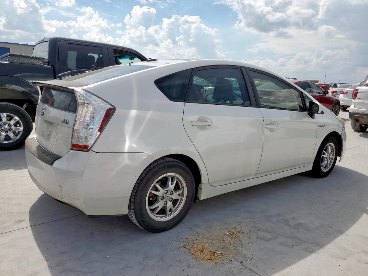 2010 Toyota Prius - Фото 3