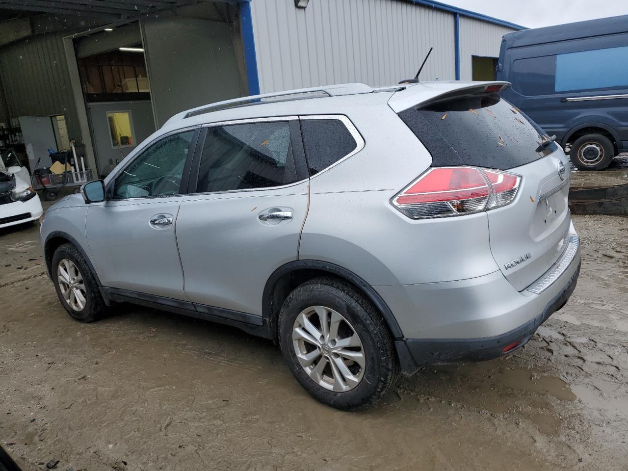 2015 Nissan Rogue S - Фото 2