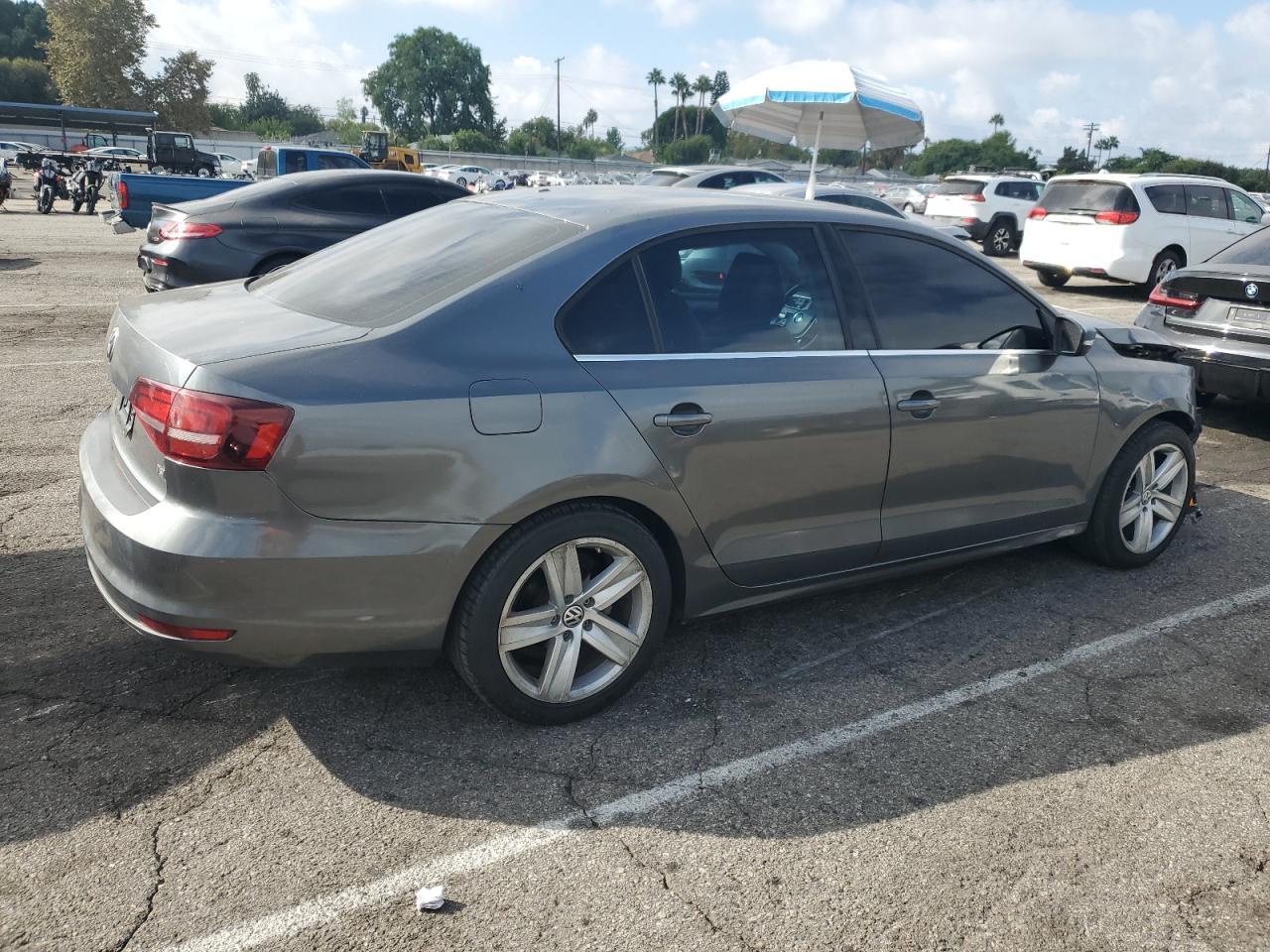 2017 Volkswagen Jetta S - Фото 3
