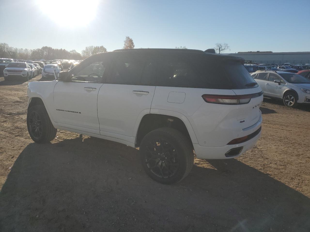 2025 Jeep Grand Cherokee Summit - Фото 2