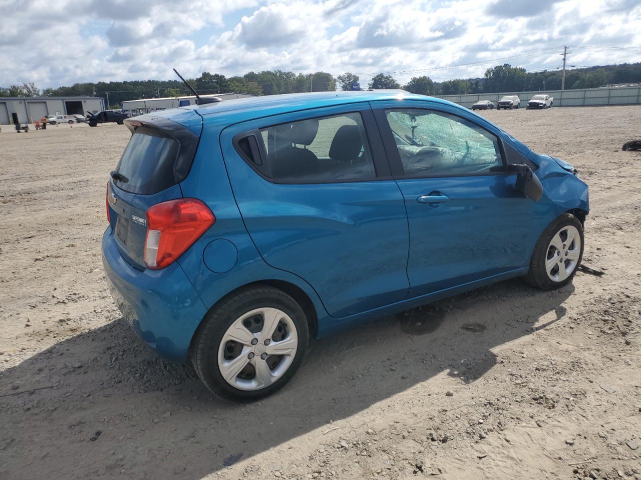 2020 Chevrolet Spark Ls - Фото 3