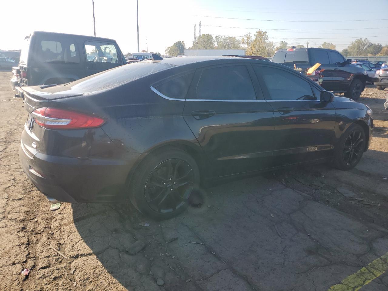 2019 Ford Fusion Se - Фото 3