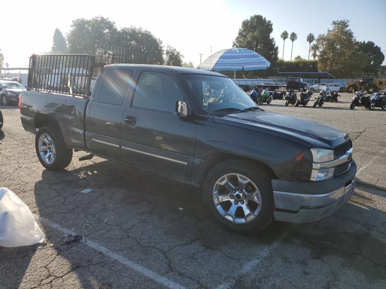 2003 Chevrolet Silverado C1500 - Image 4