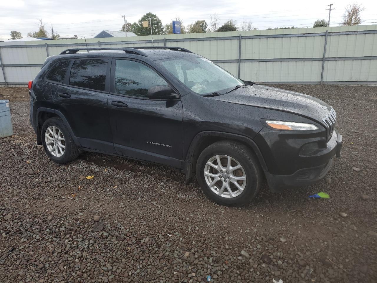 2016 Jeep Cherokee Sport - Image 4