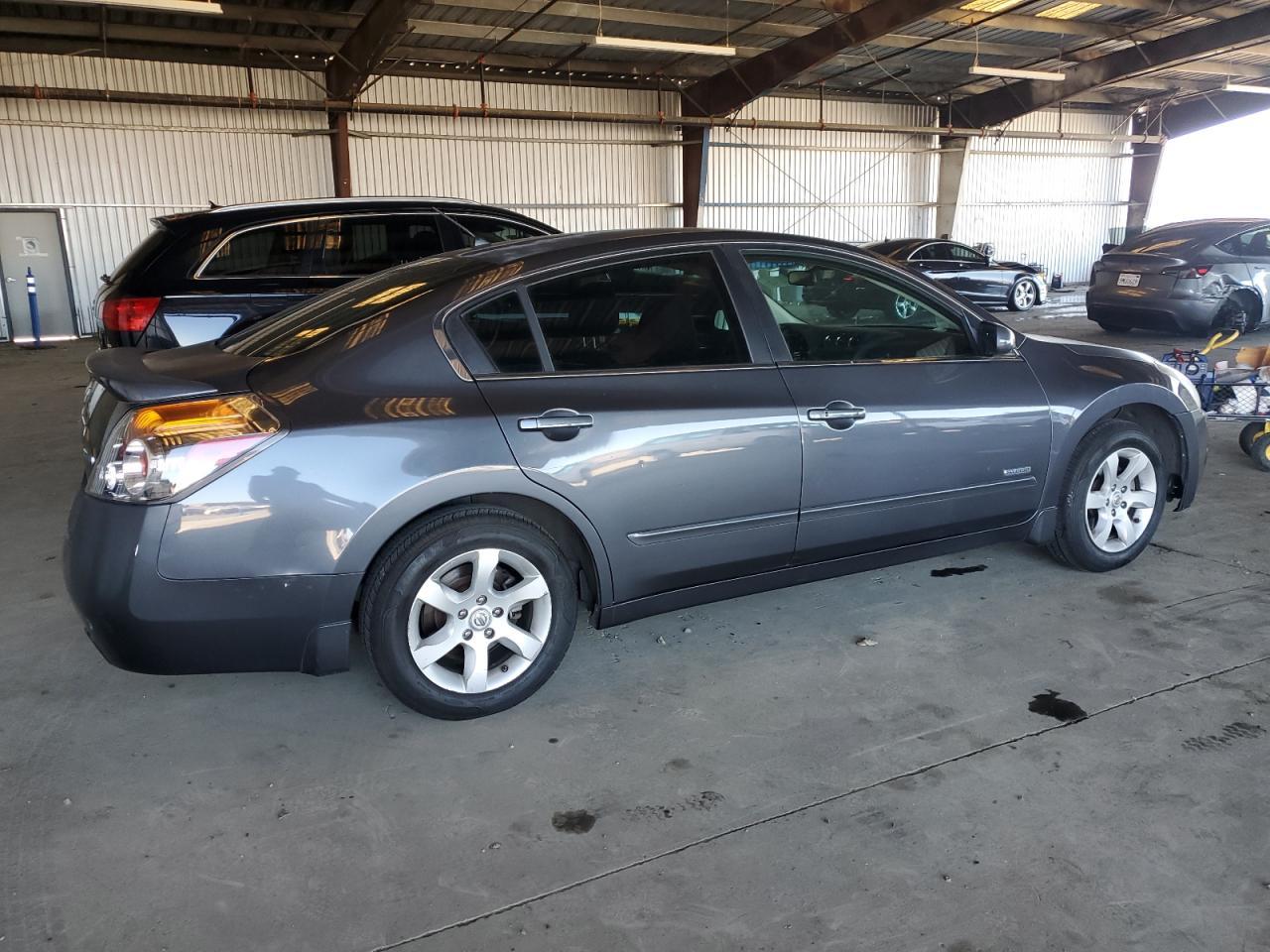 2009 Nissan Altima Hybrid - Image 3