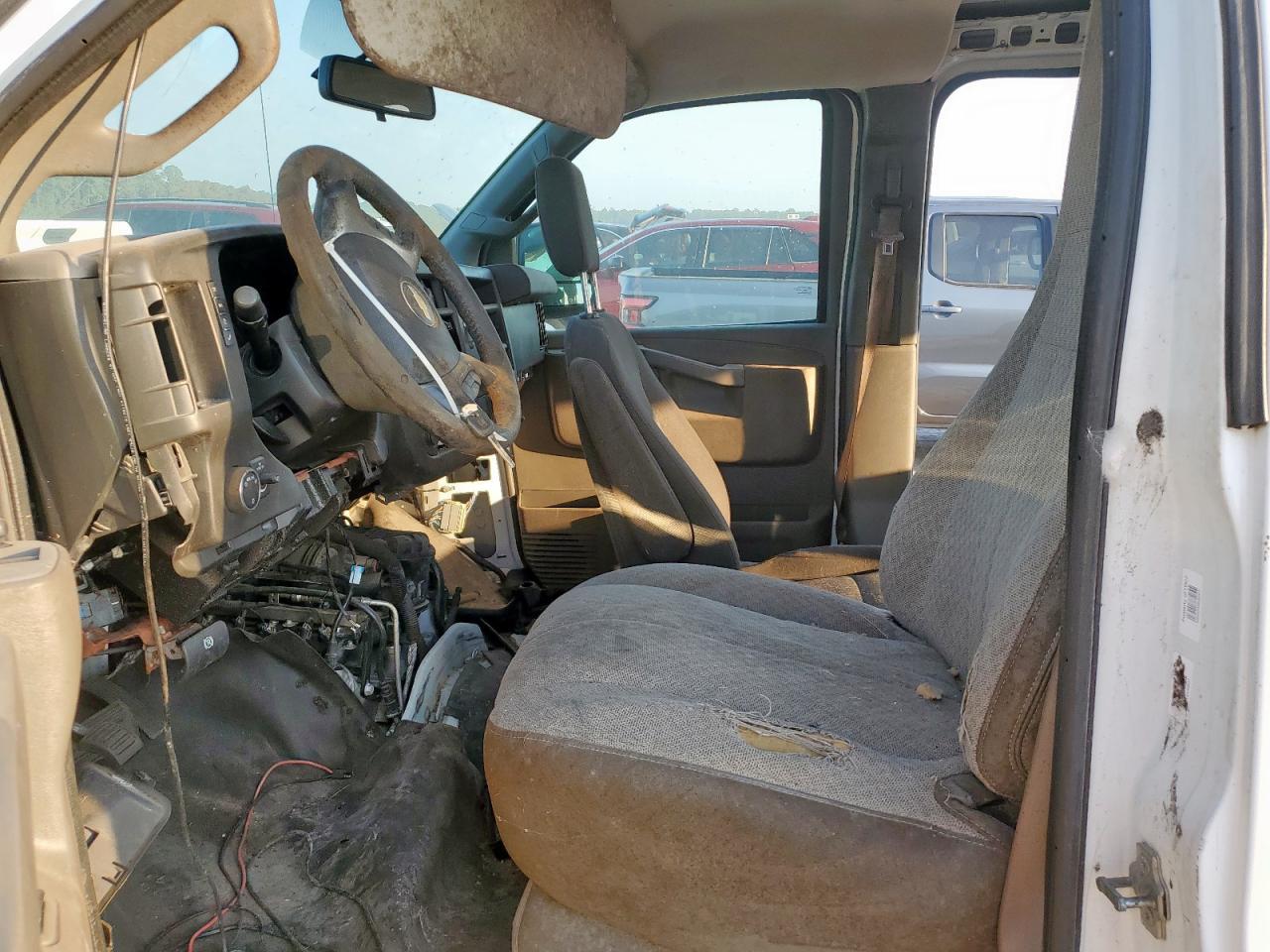 2018 Chevrolet Express 3500 Delivery Van - Фото 7