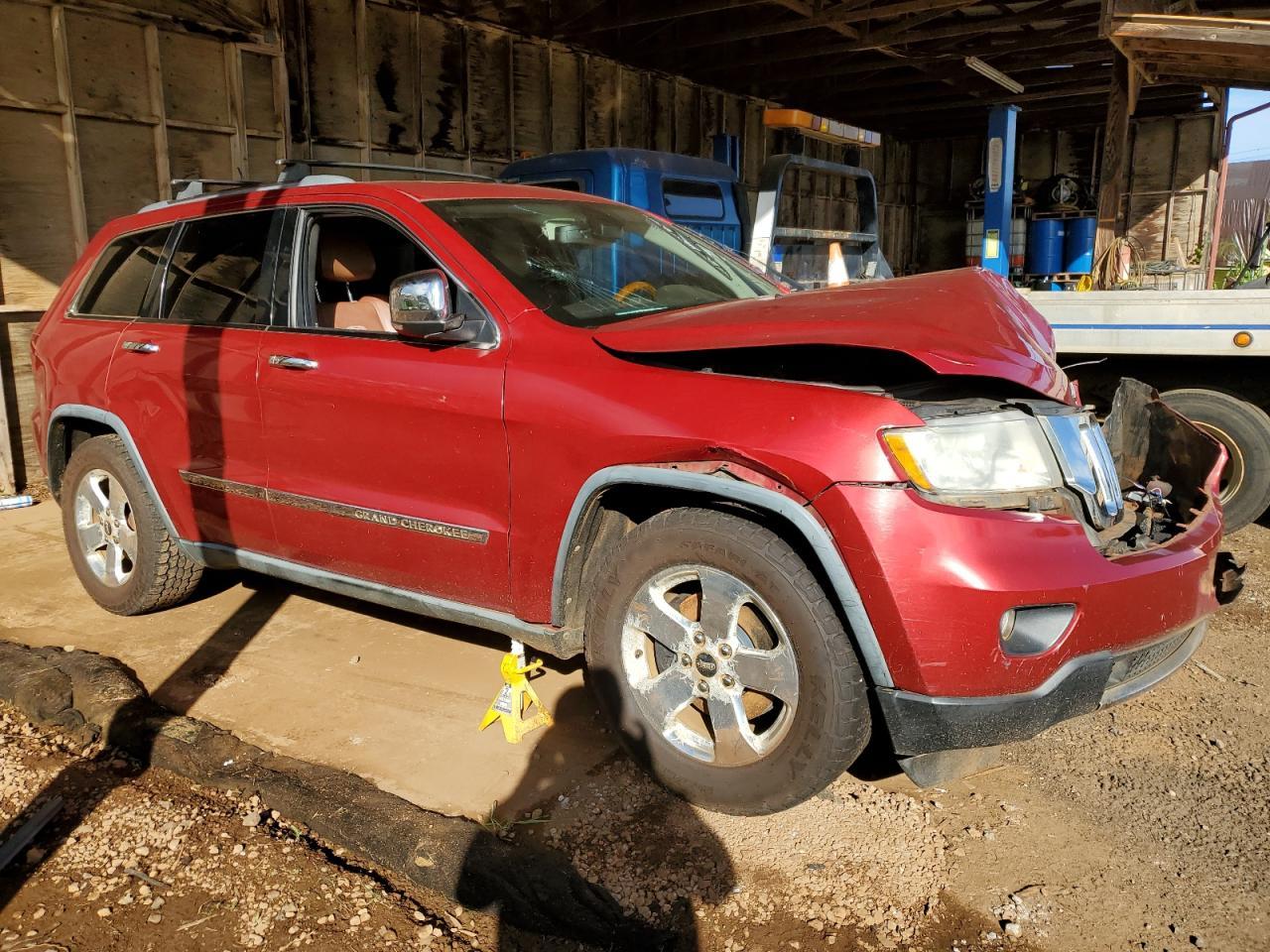 2011 Jeep Grand Cherokee Overland - Image 4