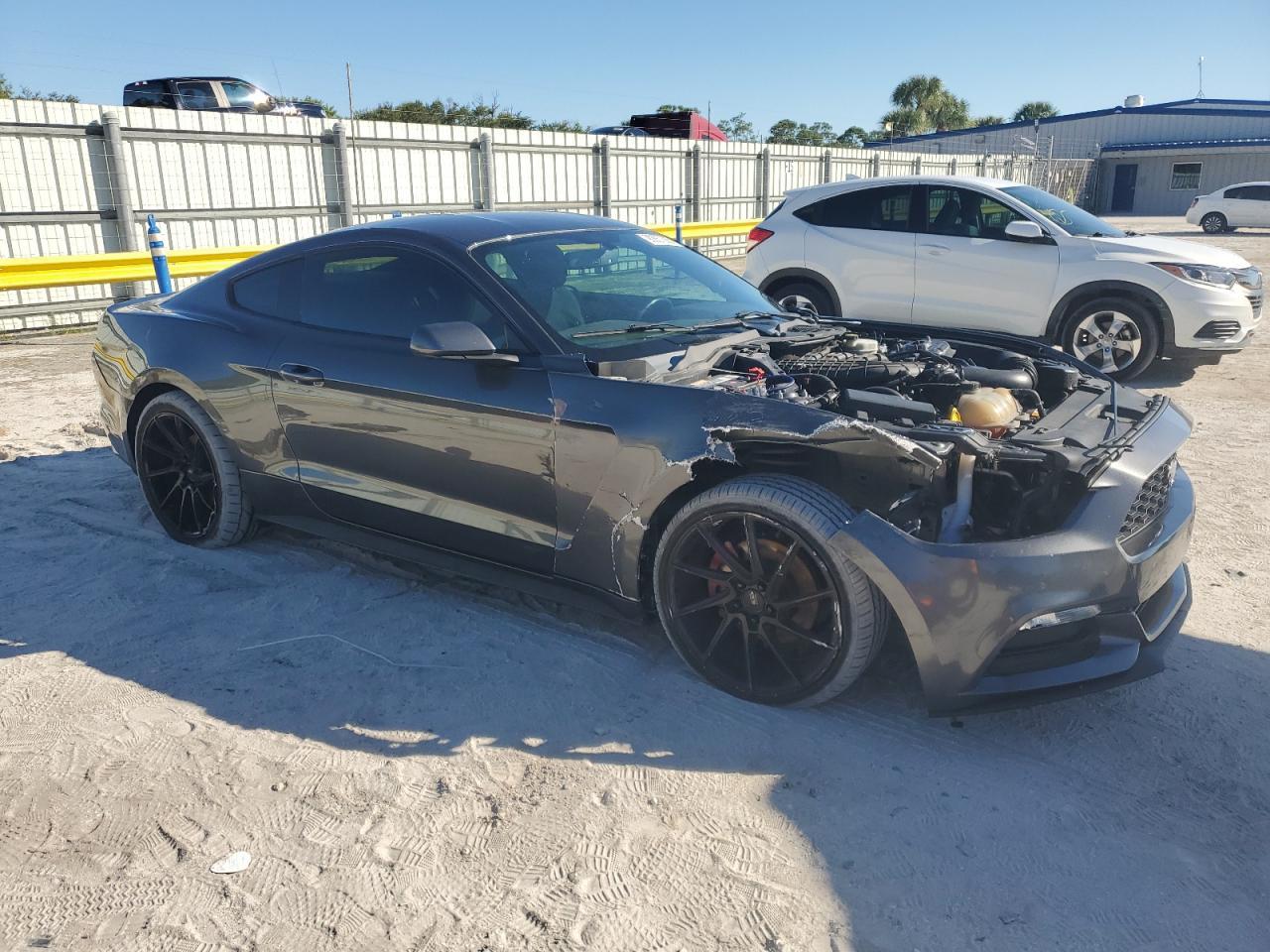 2017 Ford Mustang - Фото 4