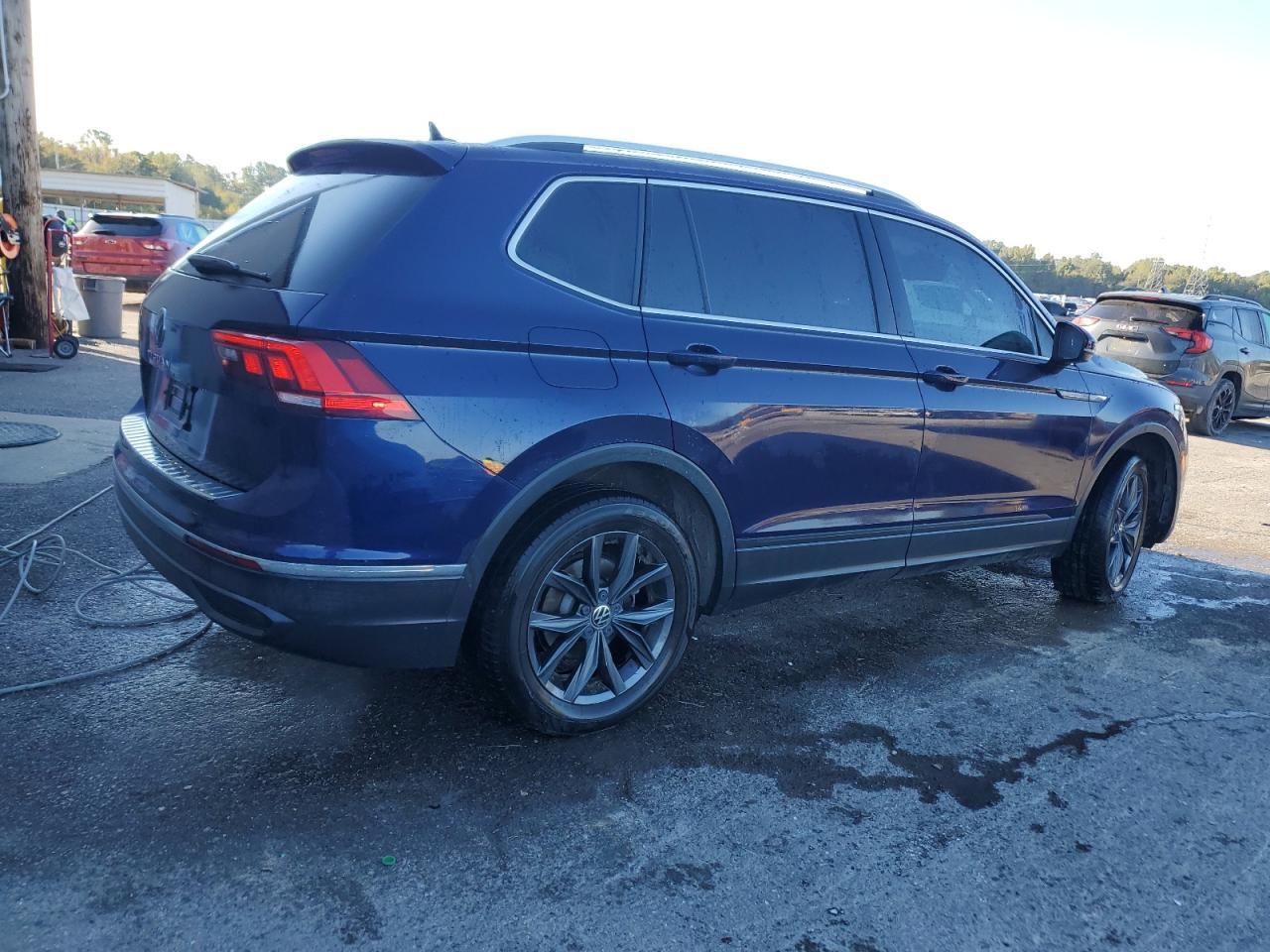 2023 Volkswagen Tiguan Se - Image 3