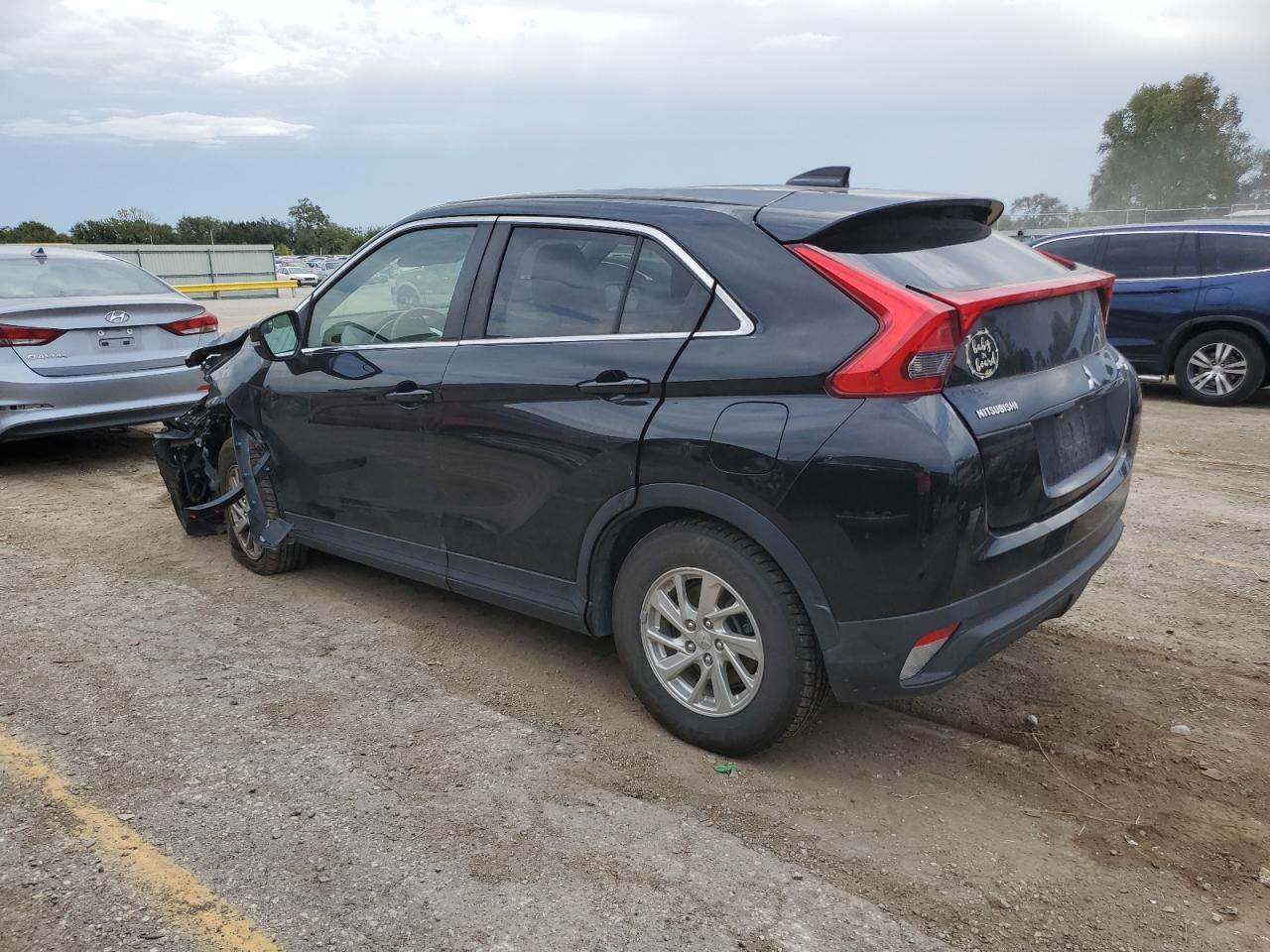 2019 Mitsubishi Eclipse Cross Es - Image 2