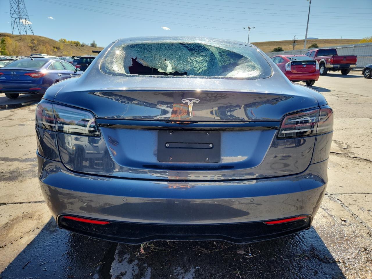 2022 Tesla Model S - Image 6