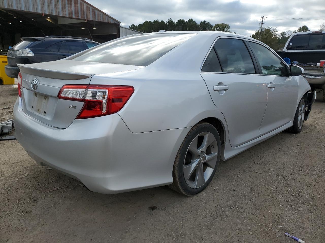 2012 Toyota Camry Se - Фото 3