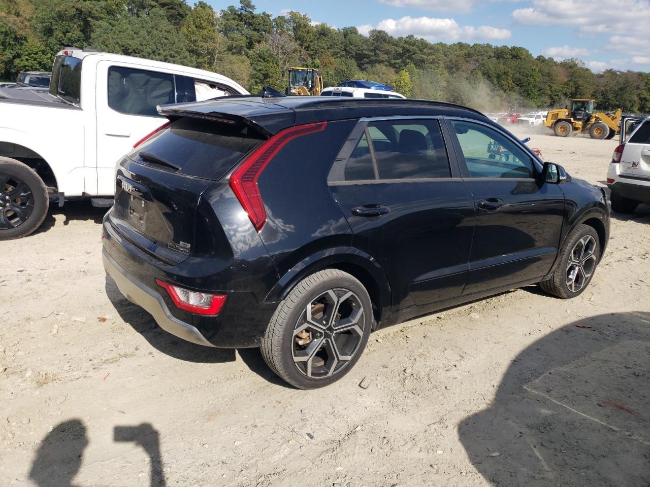 2023 Kia Niro Ex - Image 3