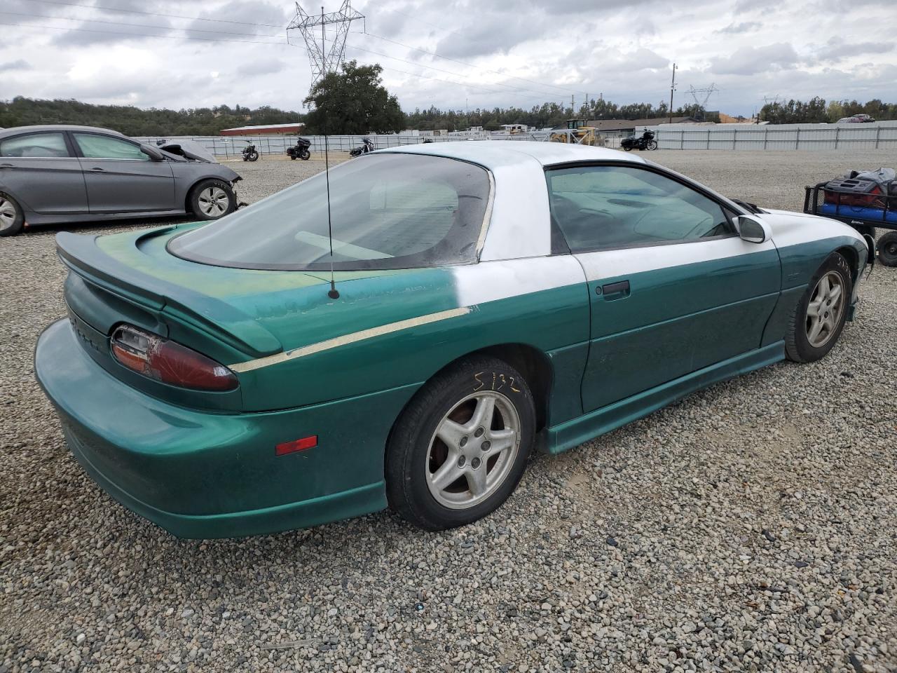 1997 Chevrolet Camaro Base - Фото 3