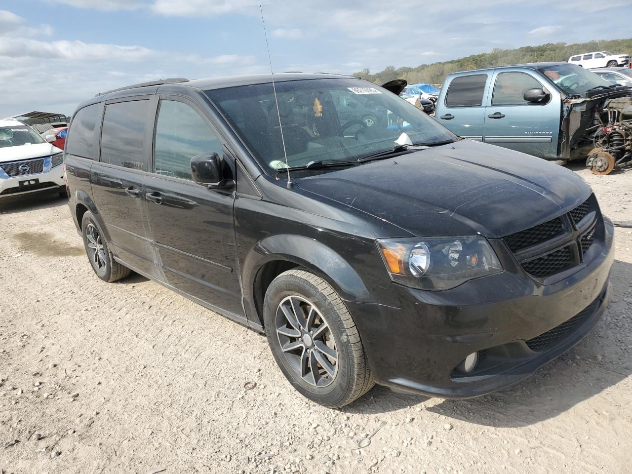 2017 Dodge Grand Caravan Gt - Image 4