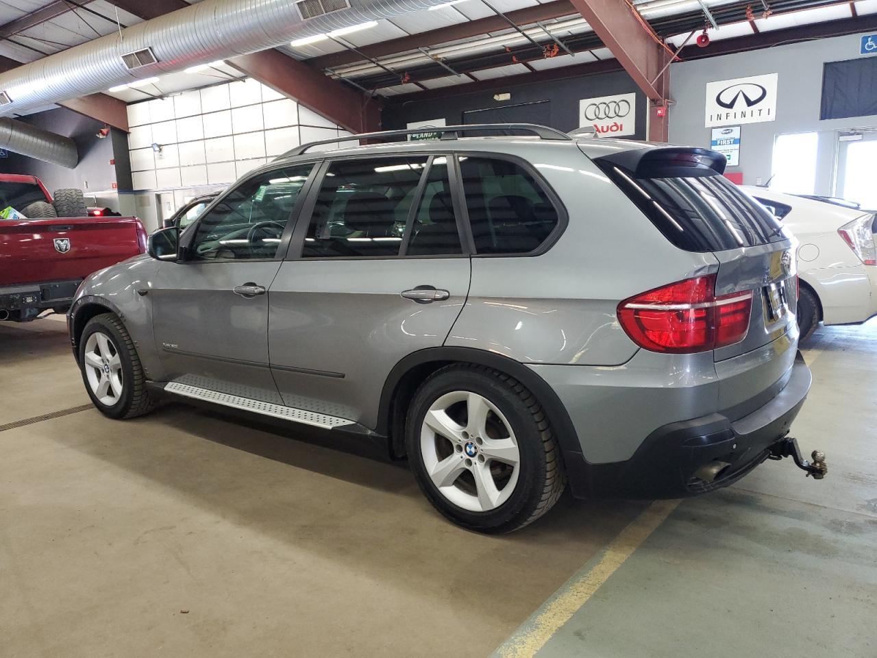 2010 BMW X5 xDrive30I - Фото 2