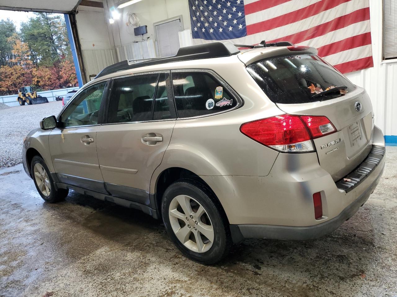 2014 Subaru Outback 2.5I Premium - Фото 2