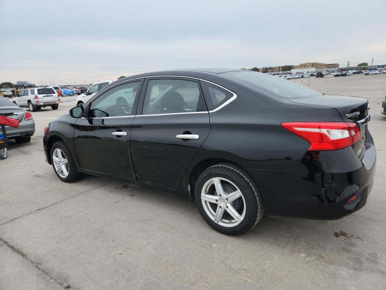 2017 Nissan Sentra S - Фото 2