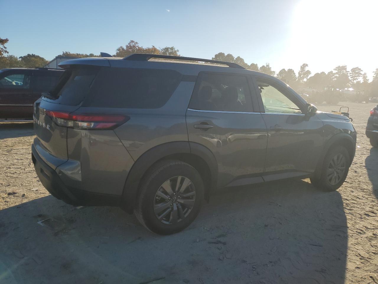 2025 Nissan Pathfinder Sv - Фото 3