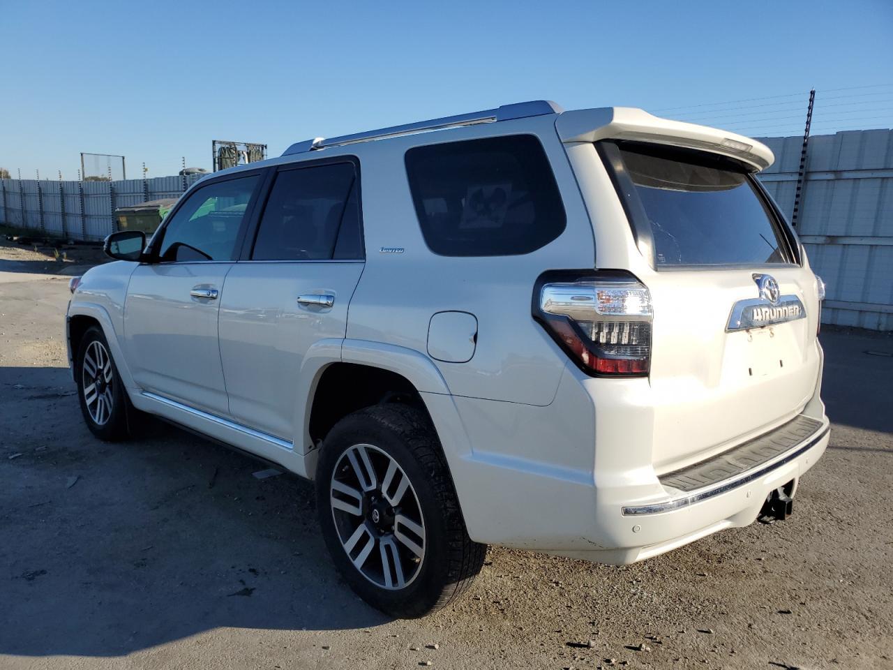 2017 Toyota 4Runner Sr5/Sr5 Premium - Фото 2