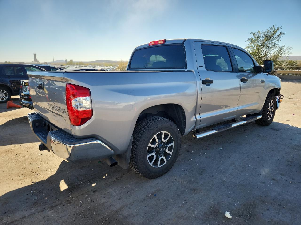 2015 Toyota Tundra Crewmax Sr5 - Image 3