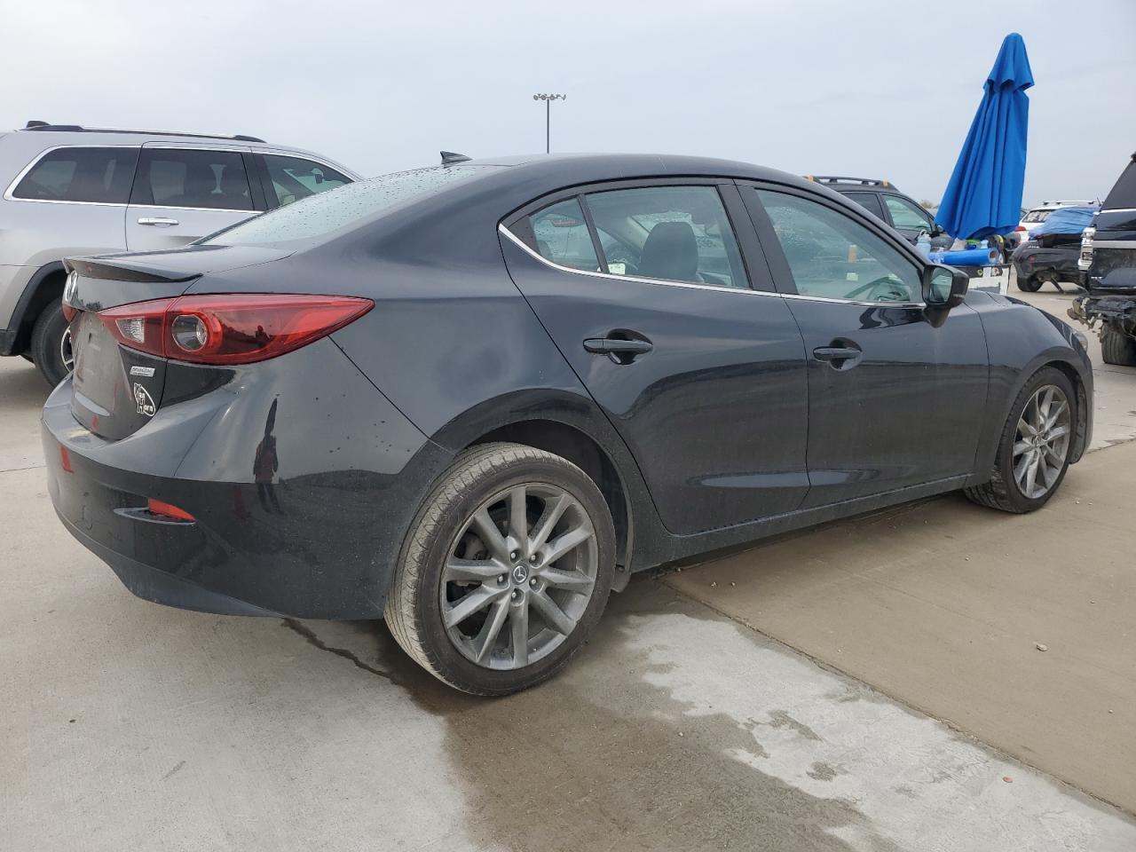 2018 Mazda 3 Grand Touring - Image 3