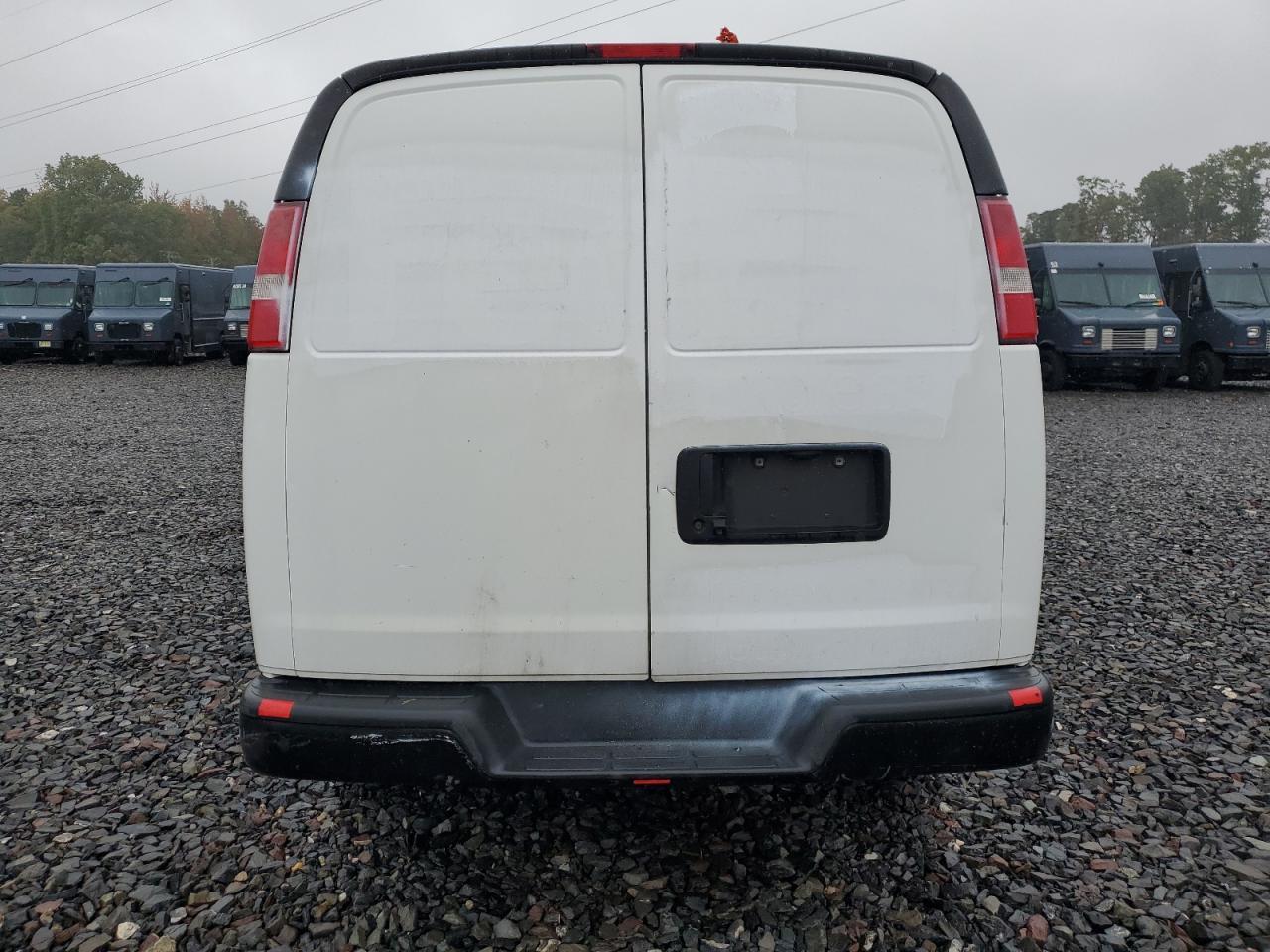2017 Chevrolet Express G2500 - Image 6