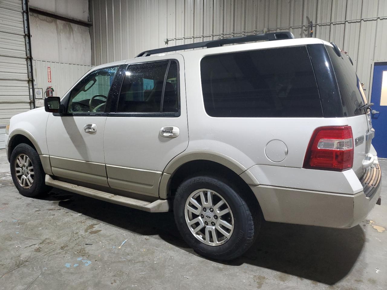 2010 Ford Expedition Eddie Bauer - Фото 2
