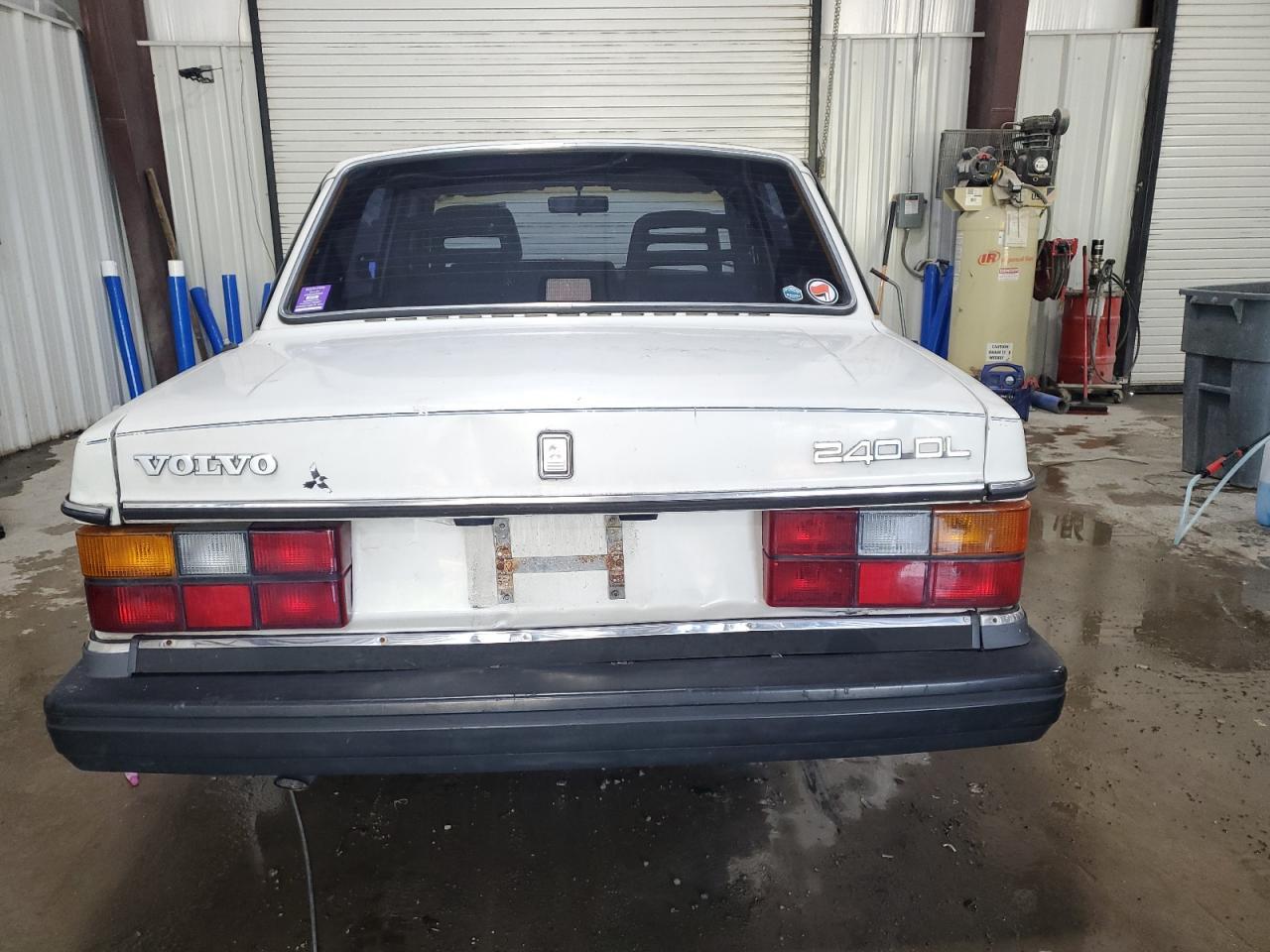 1990 Volvo 240 Base - Фото 6