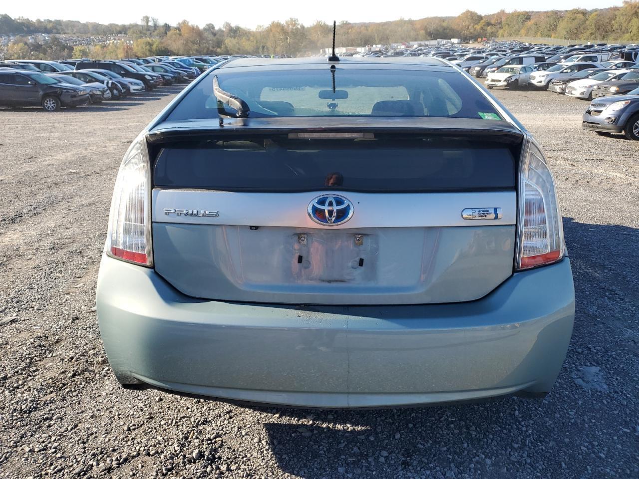 2012 Toyota Prius Plug-In - Image 6