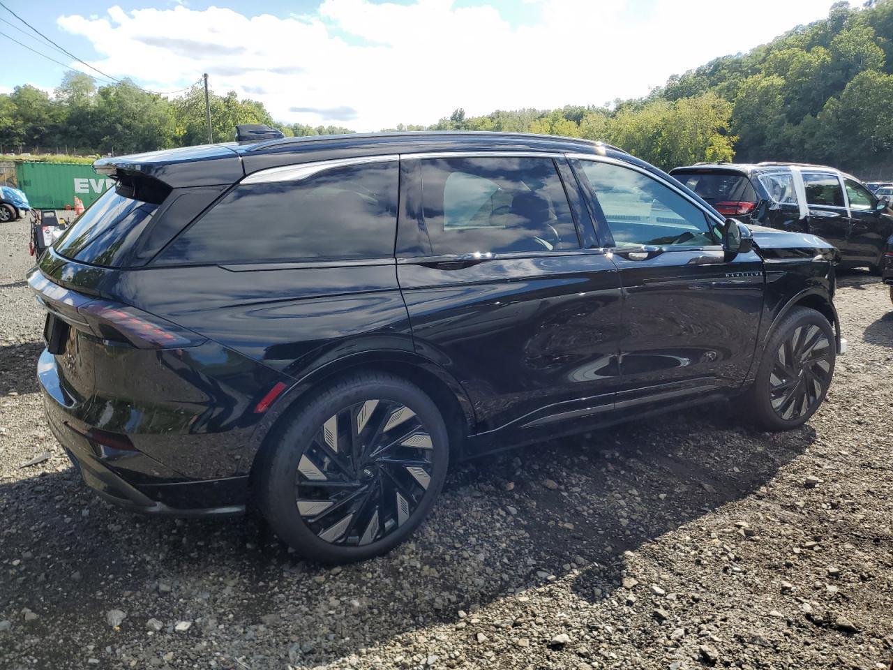 2024 Lincoln Nautilus Black Label - Image 3