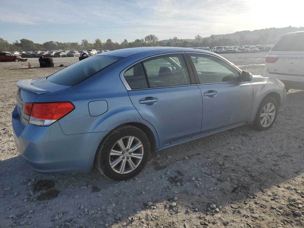 2011 Subaru Legacy 2.5I Premium - Image 3