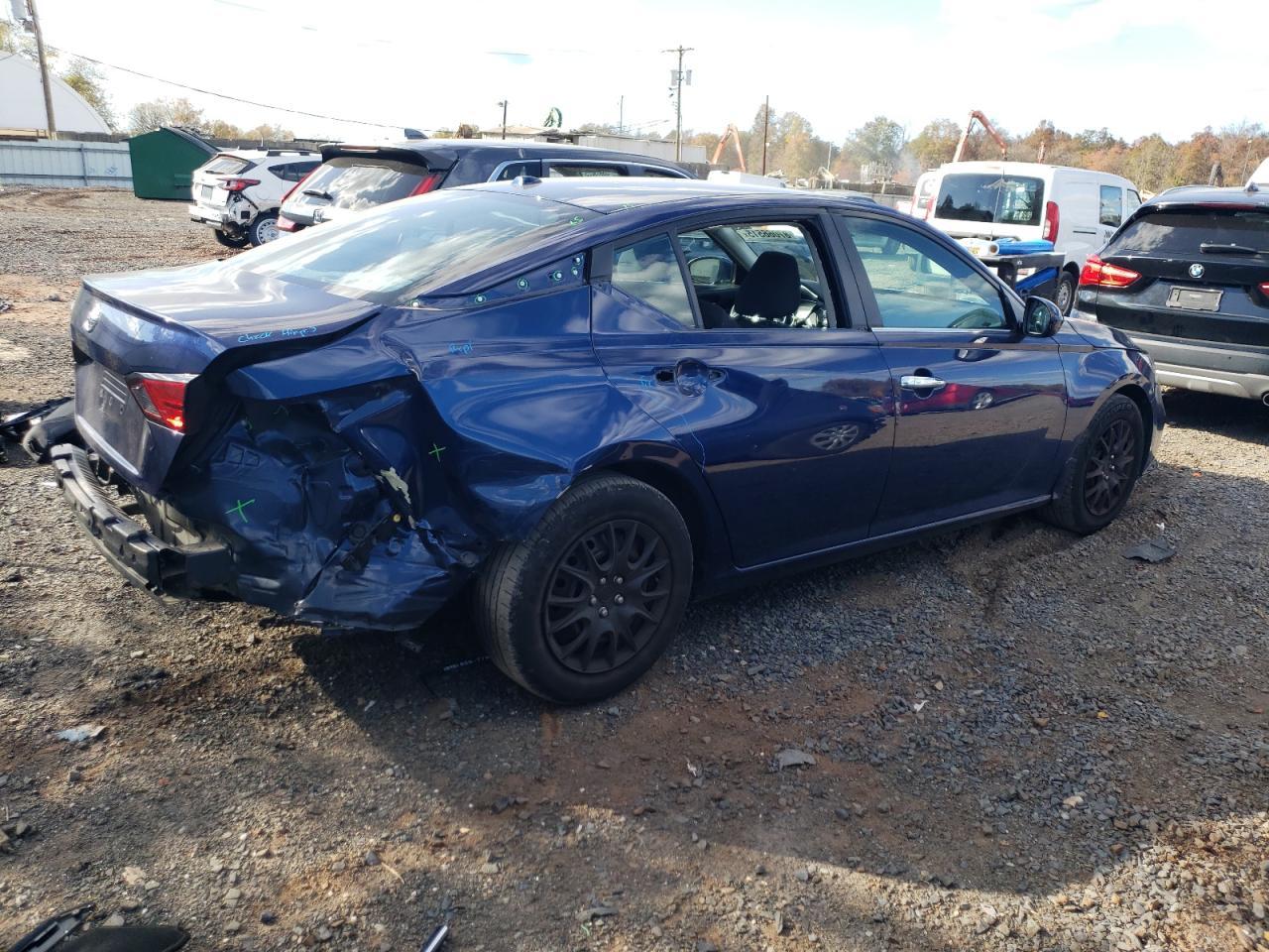 2019 Nissan Altima S - Фото 3