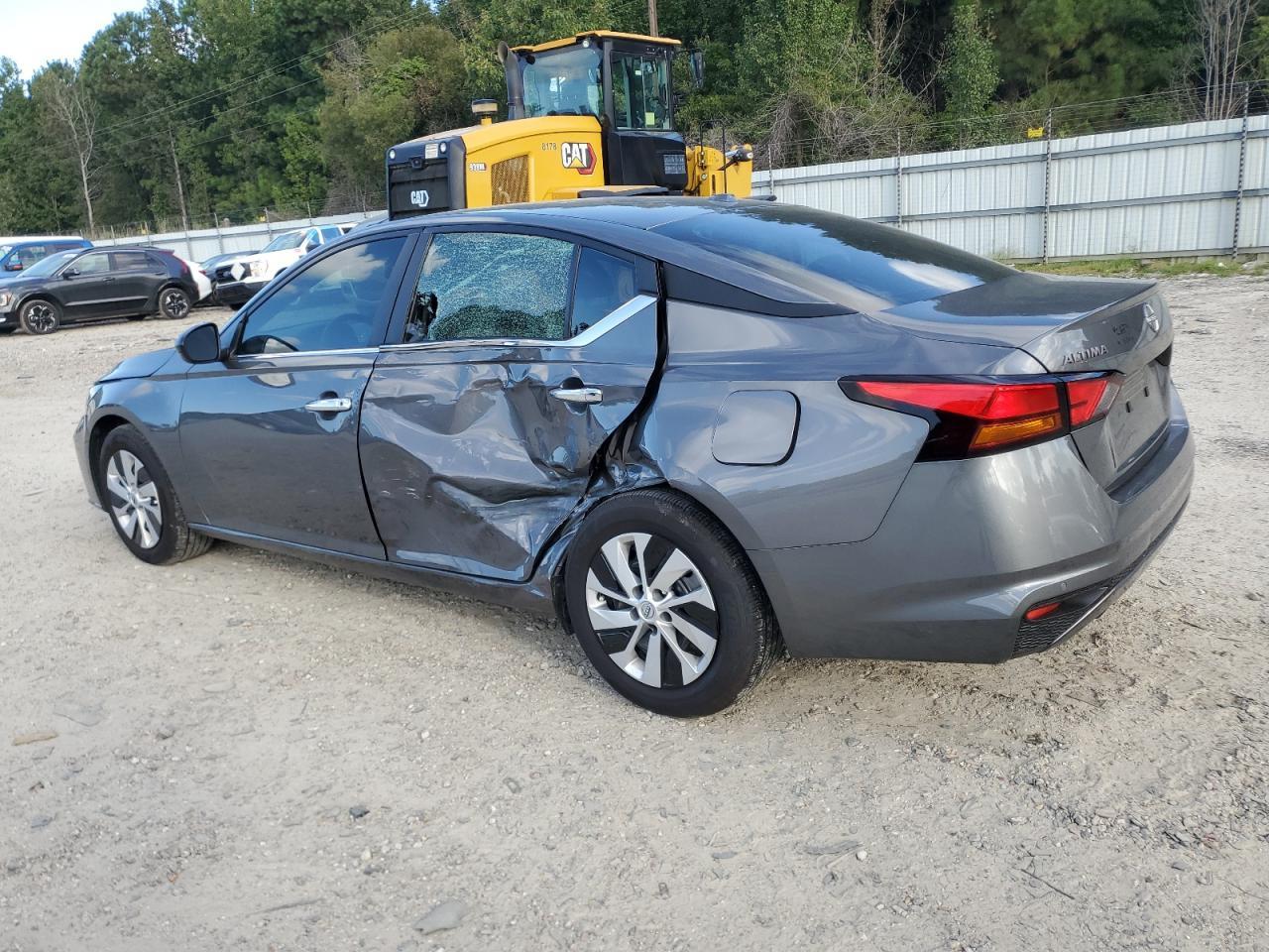 2025 Nissan Altima S - Фото 2