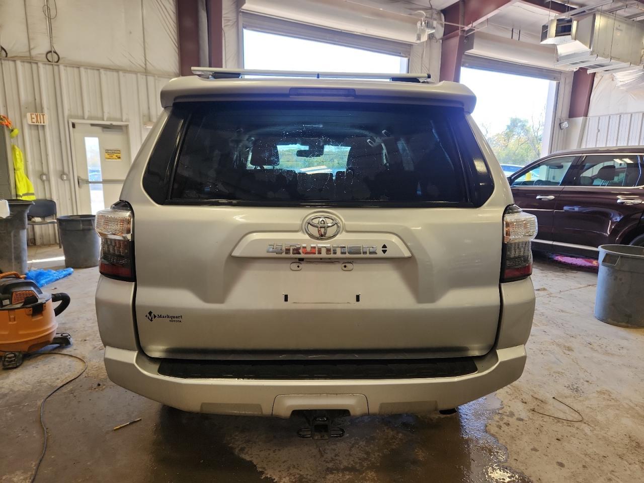 2022 Toyota 4Runner Sr5/Sr5 Premium - Image 6