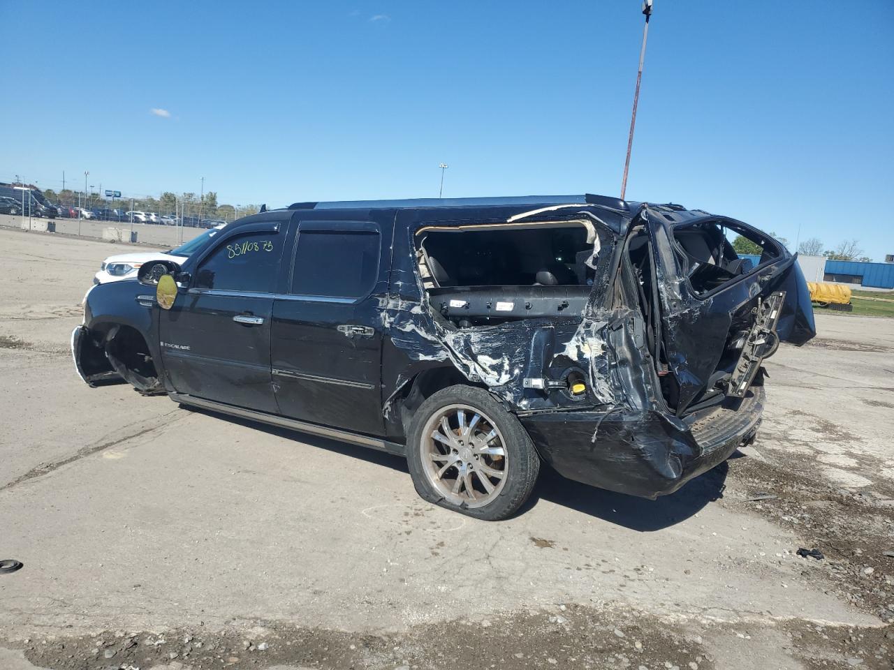 2014 Cadillac Escalade Esv Premium - Image 2