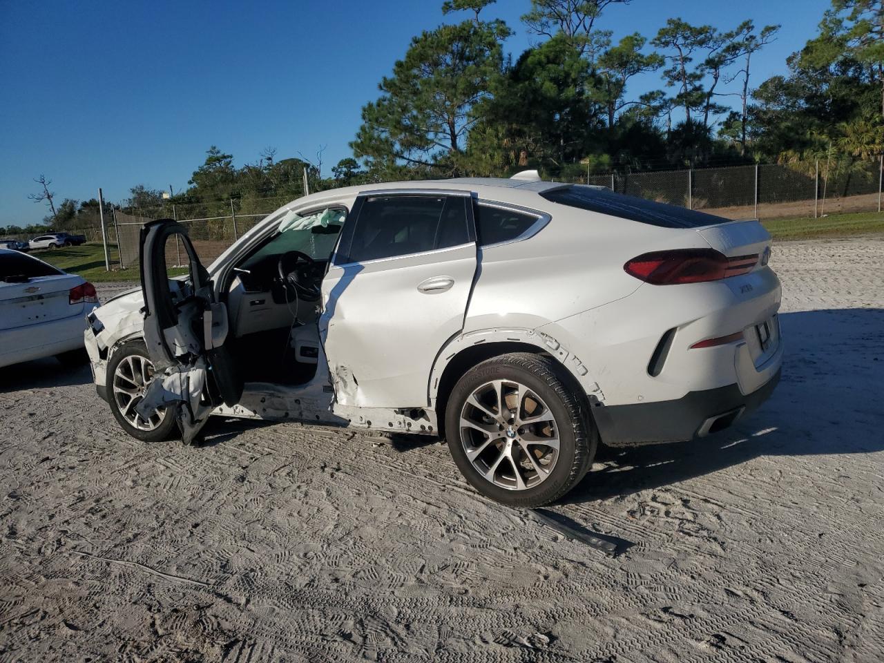 2021 BMW X6 Sdrive 40I - Фото 2