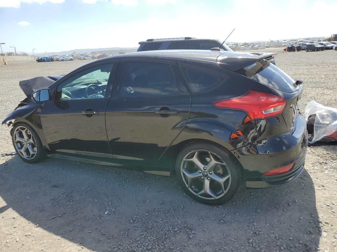 2016 Ford Focus St - Image 2