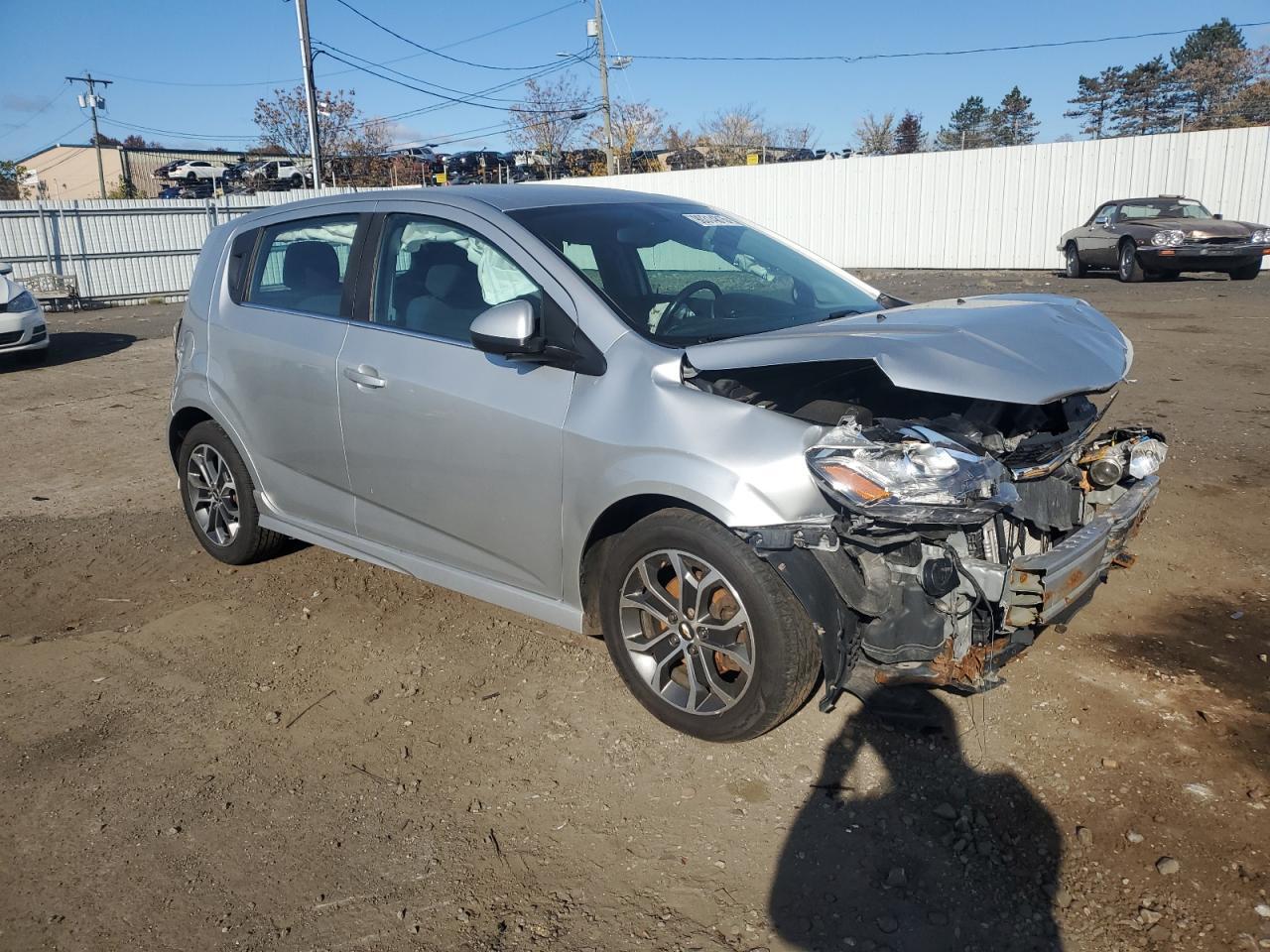 2017 Chevrolet Sonic Lt - Фото 4