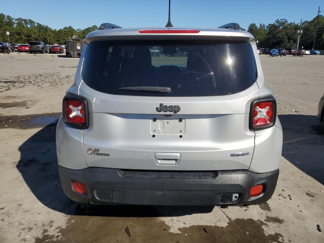 2018 Jeep Renegade Latitude - Image 6