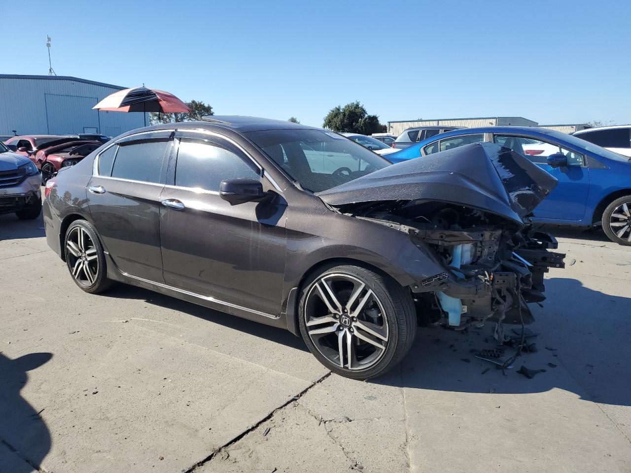 2017 Honda Accord Touring - Image 4