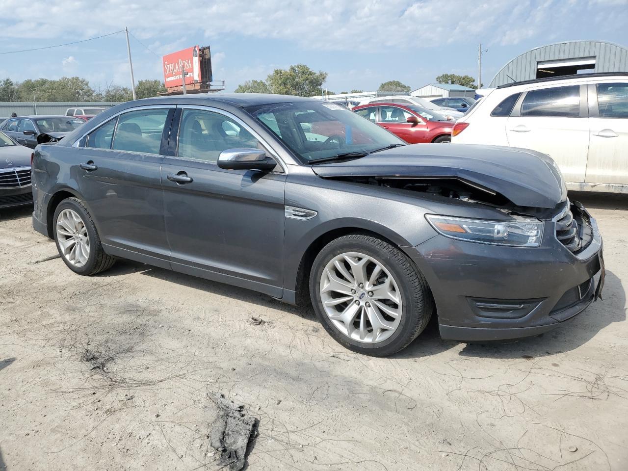 2018 Ford Taurus Limited - Image 4