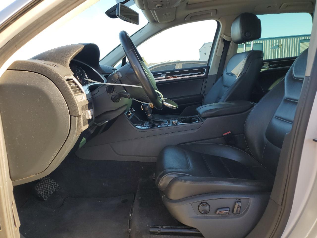 2013 Volkswagen Touareg V6 Tdi - Image 7